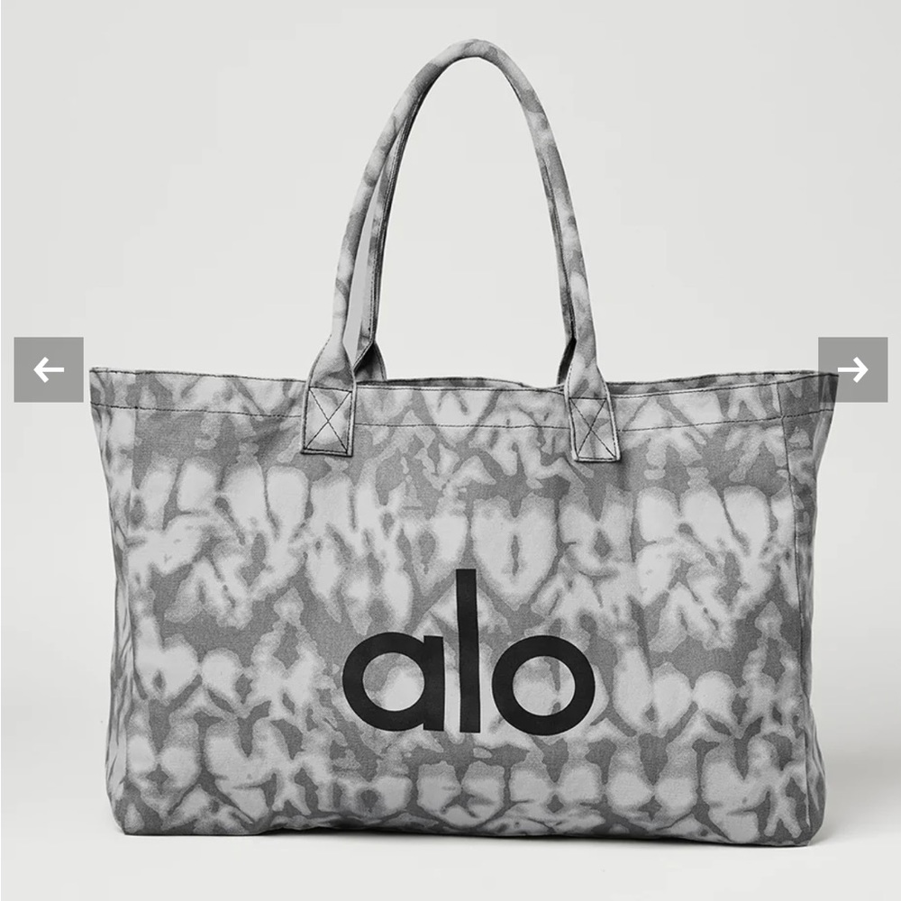 Alo shopping yoga tote bag. Brand new with tags.